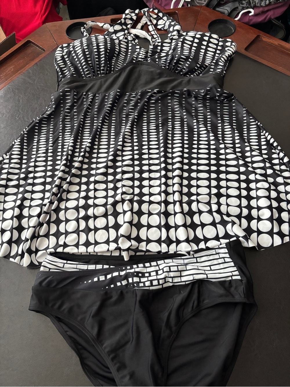Black & White Geometric A-Line Skirted Swim Skirt and Top (Top XXL and Bottom XL